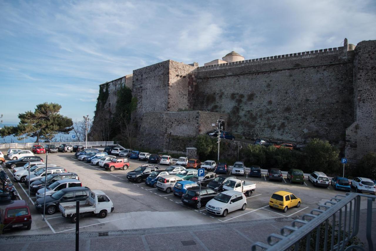 B&B Il Castello ลีปารี ภายนอก รูปภาพ